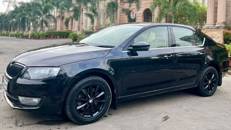 Used SKODA Octavia in Mumbai