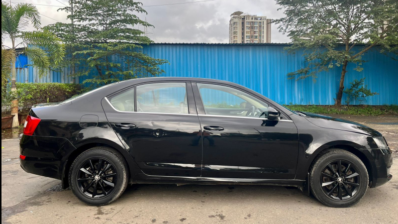 Used SKODA Octavia in Mumbai