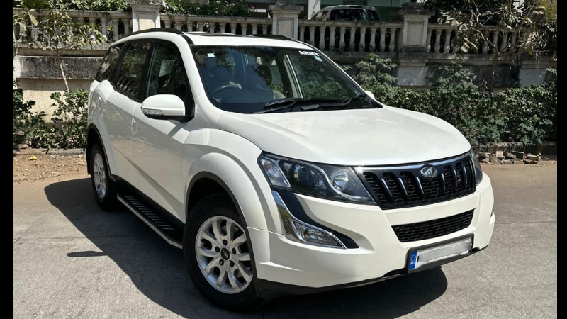 MAHINDRA, XUV500 - W10