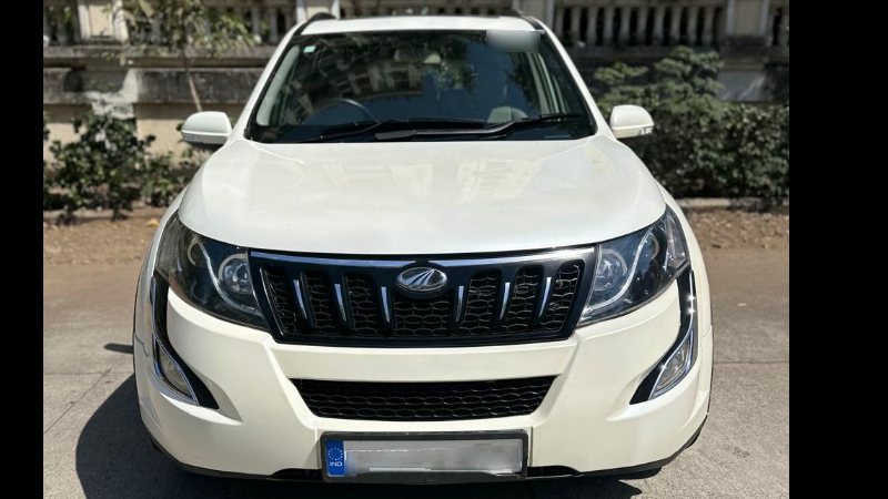 MAHINDRA, XUV500 - W10