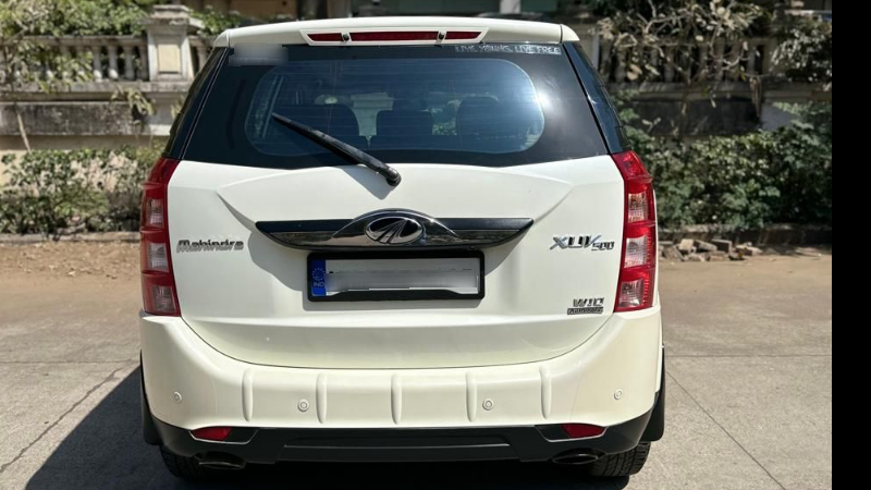 MAHINDRA, XUV500 - W10