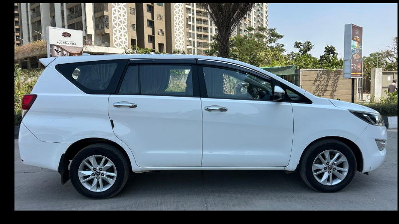 TOYOTA, Innova - CRYSTA 2.4 G