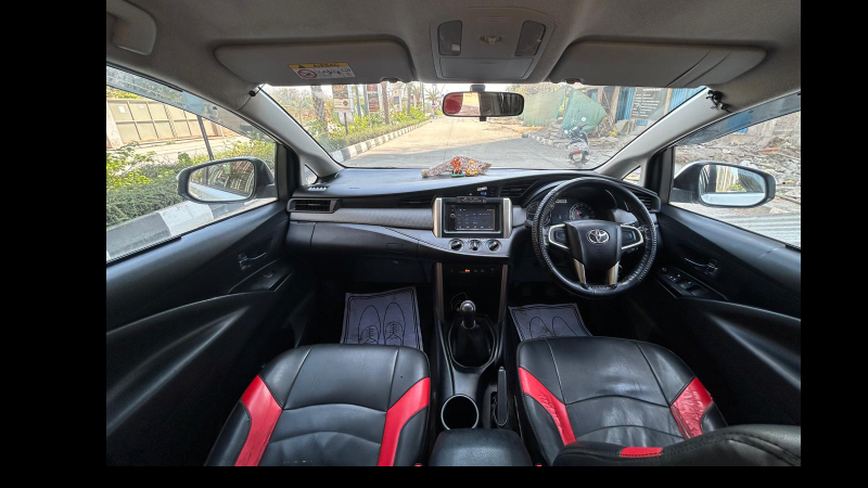 TOYOTA, Innova - CRYSTA 2.4 G